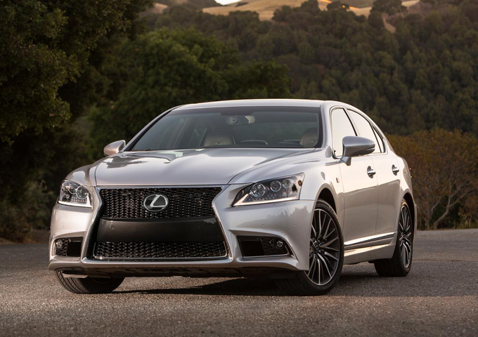 Xe Lexus LS460 4 chỗ cho thuê tại Hà Nội